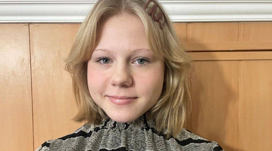 klub-superknigi--misce-de-pidlitki-znahodyat-druziv