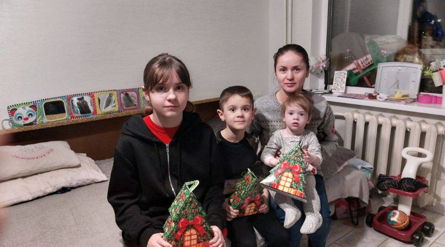 za-pidtrimki-blagodiynikiv-ta-u-spivpraci-z-cerkvami-superkniga-ta-operaciya-blagoslovennya-proveli-nizku-rizdvyanih-svyat-po-vsiy-ukrayini